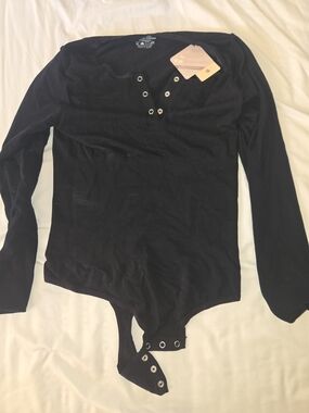 Women's Black Long-Sleeve Snap-Front Bodysuit